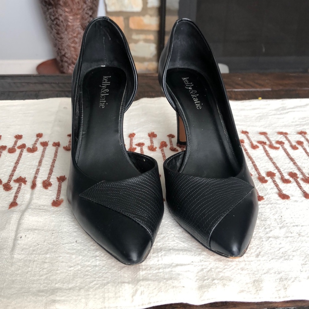 Katie and Kelly Virginia pumps